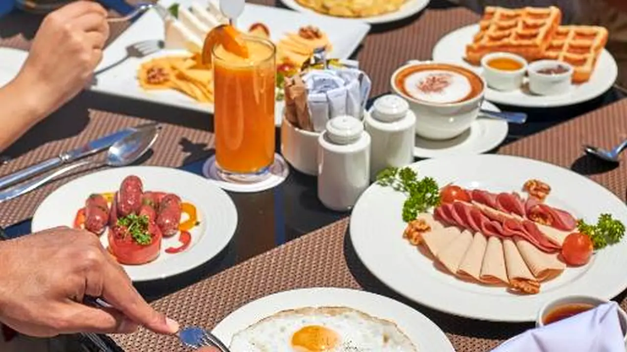 الفندق توليب الجلالة ماجستيك - العين السخنة